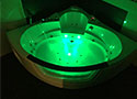 Whirpool mit grünem Leuchteffekt